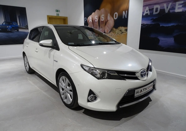 Toyota Auris cena 52900 przebieg: 100000, rok produkcji 2014 z Wałbrzych małe 277